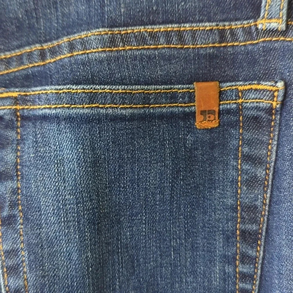 Joe's Jeans. Excellent Condition. Size 26. - Picture 5 of 9